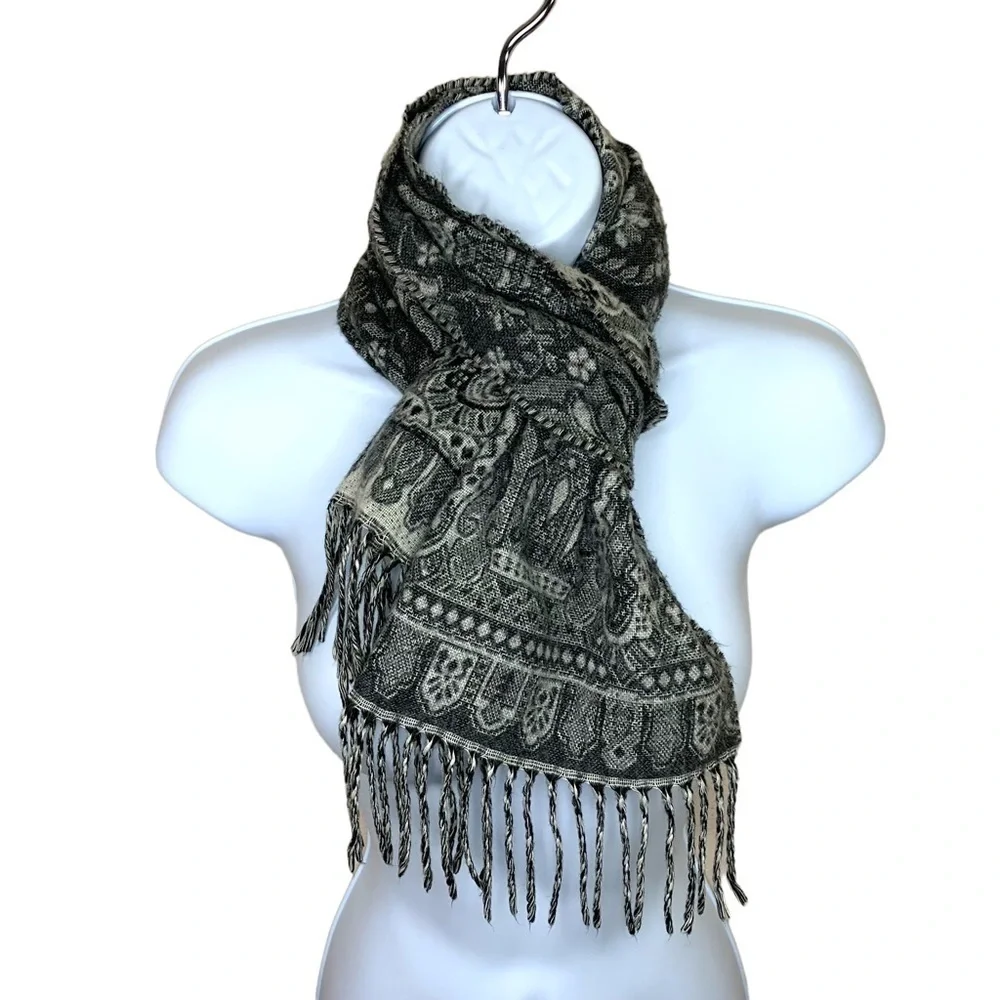 Cashmink V Fraas Paisley Scarf Boho Grey Ivory White Fringe Buttery Soft
